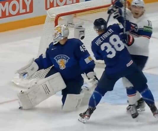 USA johtoon Leijonia vastaan