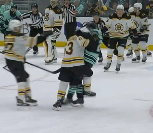 Brad Marchand jalkapyyhkäisy Oliver Björkstrandiin