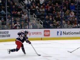 Patrik Laine naulaa