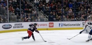Patrik Laine naulaa