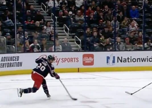 Patrik Laine naulaa