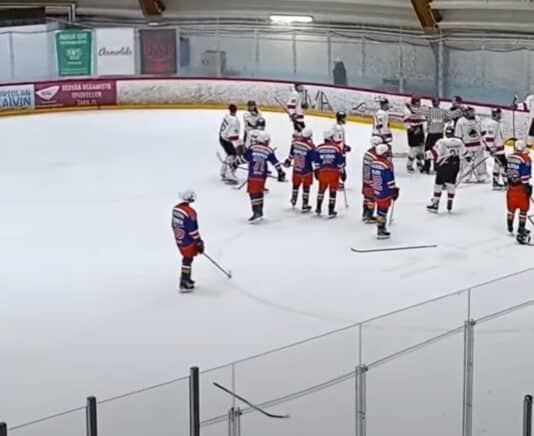 Neljä ulosajoa