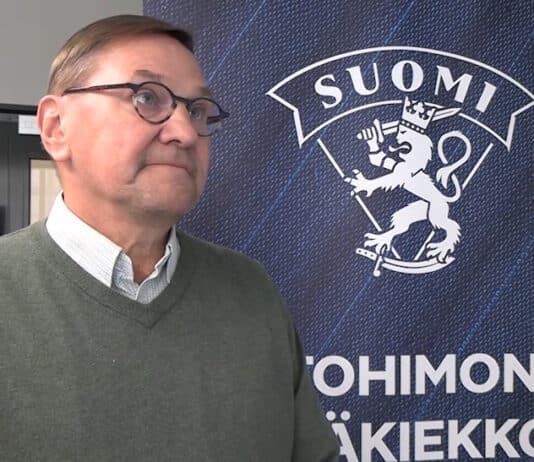 Heikki Hietanen jääkiekkoliiton puheenjohtaja